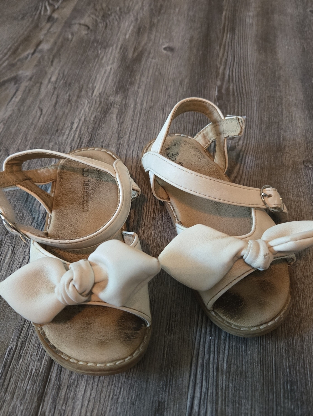 Kids Cream Bow Sandals